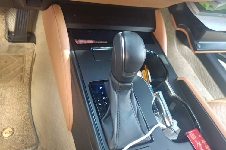 Used Lexus ES 2025 200 Premium Edition Gear Lever