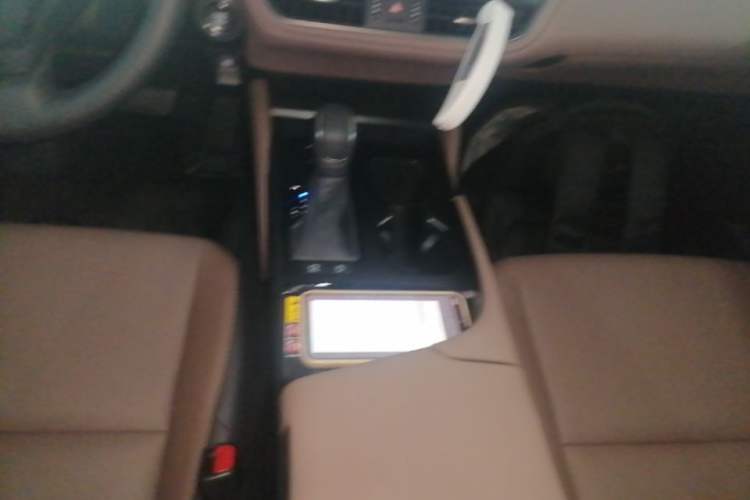Used Lexus ES 2025 200 Premium Edition Gear Lever