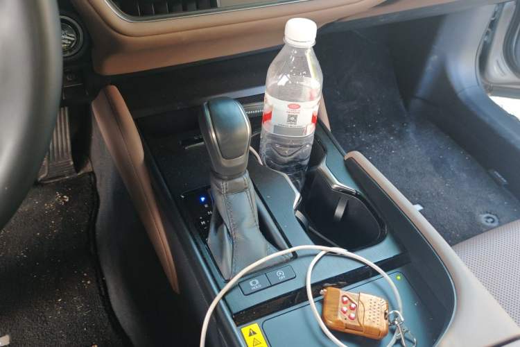 Used Lexus ES 2025 200 Premium Edition Gear Lever