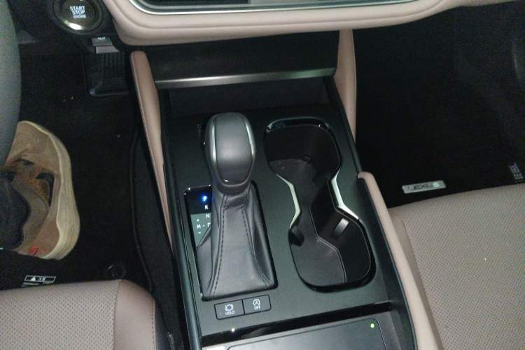 Used Lexus ES 2025 200 Premium Edition Gear Lever