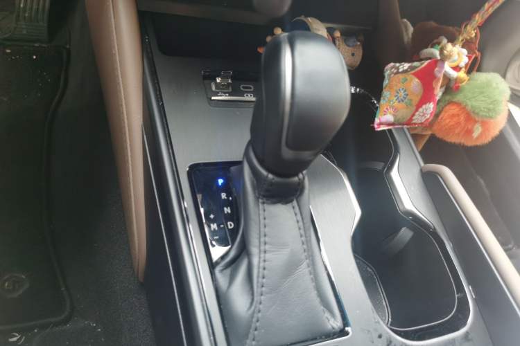 Used Lexus ES 2025 200 Premium Edition Gear Lever