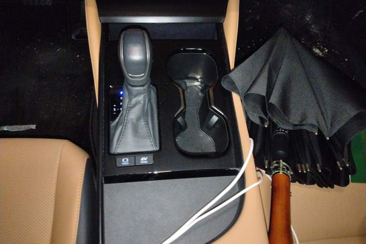 Used Lexus ES 2025 300h Deluxe Edition Gear Lever