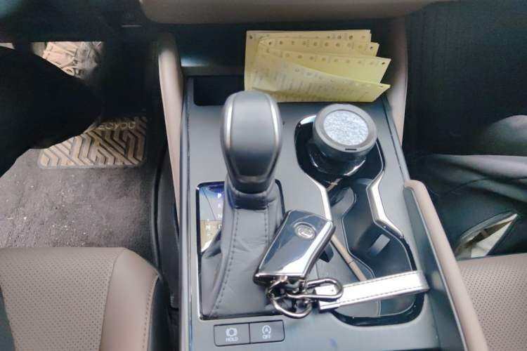 Used Lexus ES 2025 200 Premium Edition Gear Lever