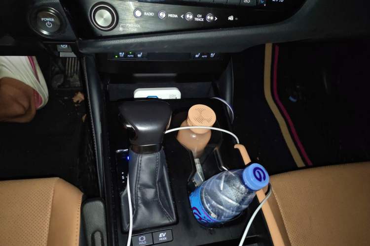 Used Lexus ES 2025 300h Deluxe Edition Gear Lever