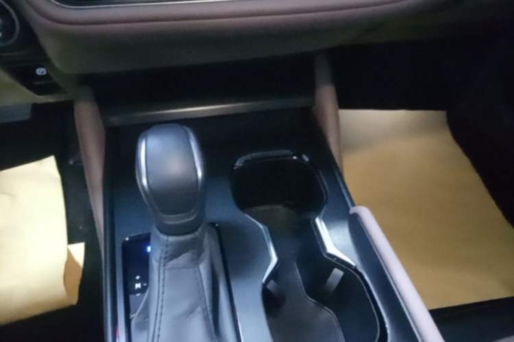 Used Lexus ES 2025 200 Premium Edition Gear Lever