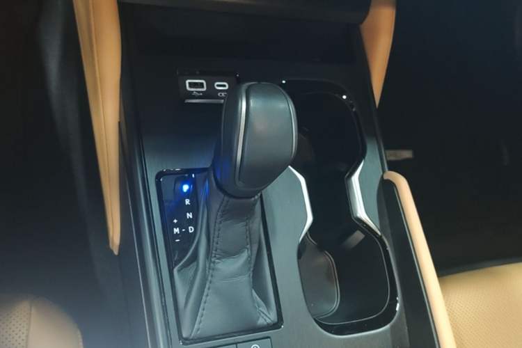 Used Lexus ES 2025 200 Premium Edition Gear Lever