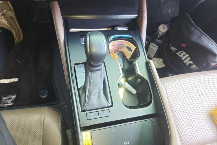Used Lexus ES 2025 200 Premium Edition Gear Lever