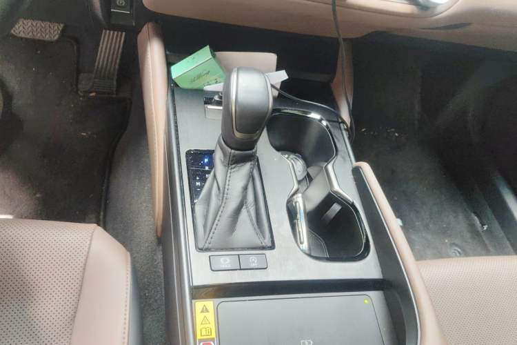 Used Lexus ES 2025 200 Premium Edition Gear Lever
