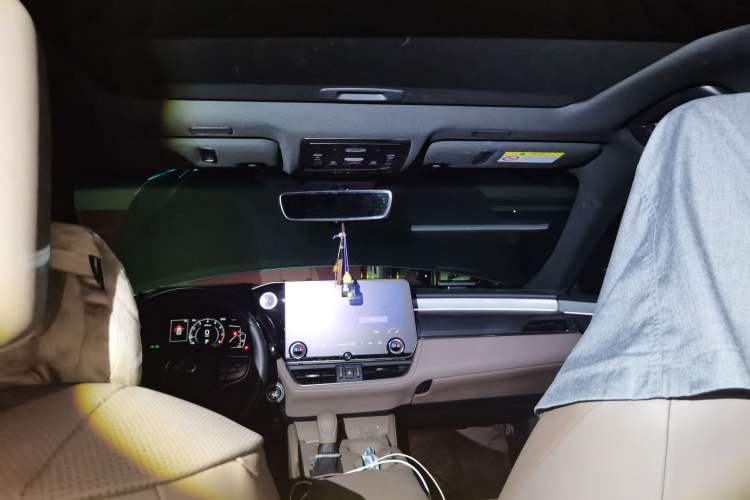 Used Lexus ES 2025 200 Premium Edition Headliner