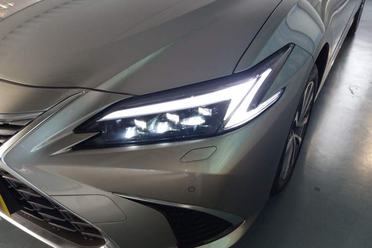 Used Lexus ES 2025 200 Premium Edition Left Front Headlight