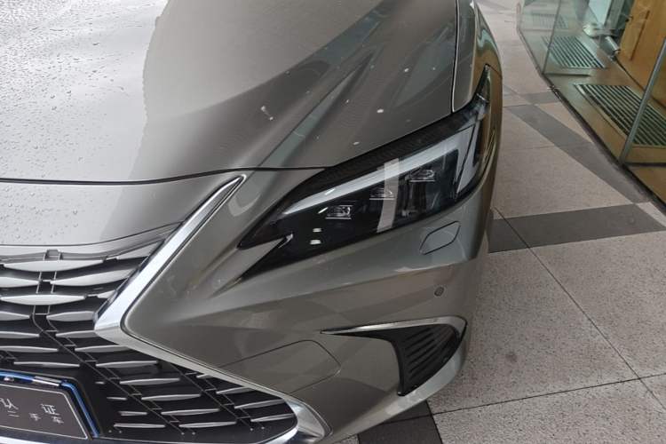 Used Lexus ES 2025 300h Deluxe Edition Left Front Headlight