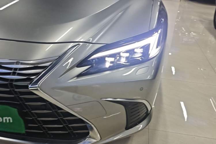 Used Lexus ES 2025 200 Premium Edition Left Front Headlight