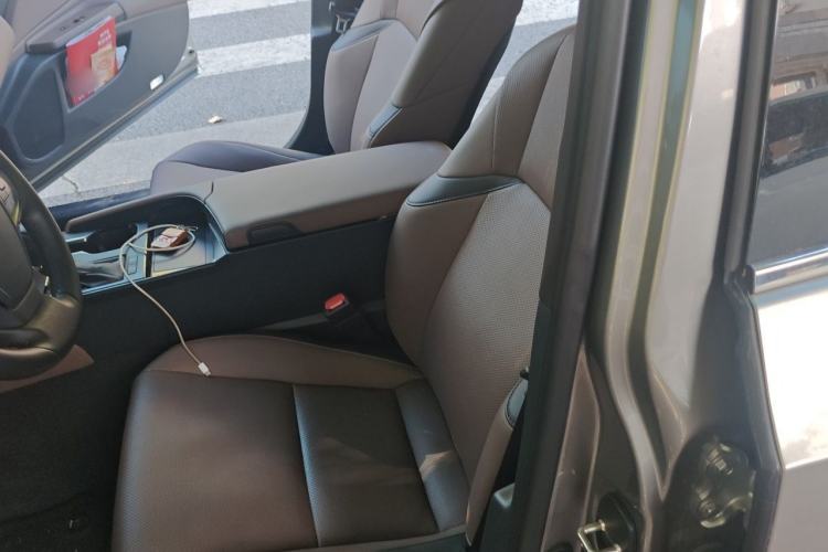 Used Lexus ES 2025 200 Premium Edition Left Front Seat