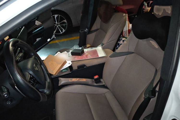 Used Lexus ES 2025 300h Premium Edition Left Front Seat