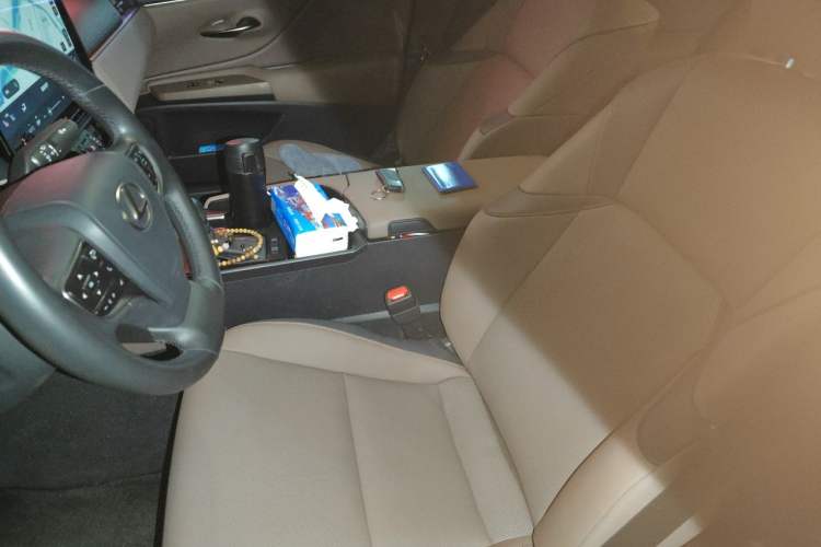 Used Lexus ES 2025 200 Premium Edition Left Front Seat