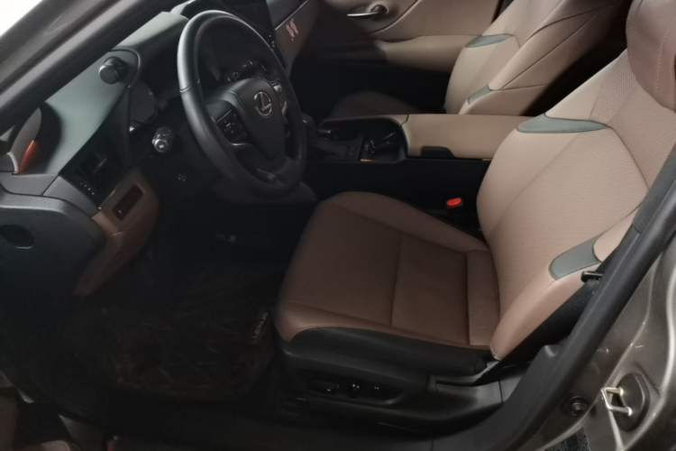 Used Lexus ES 2025 200 Premium Edition Left Front Seat