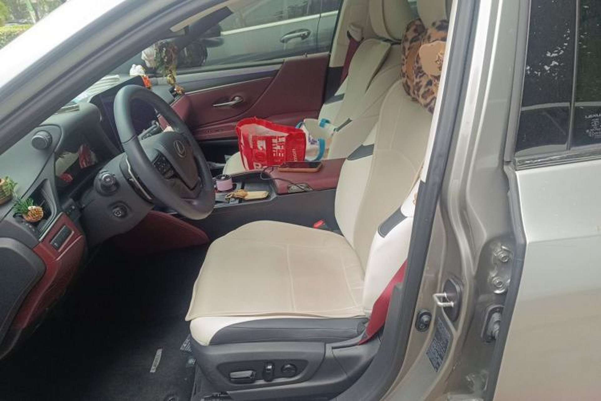 Used Lexus ES 2025 300h Deluxe Edition Left Front Seat