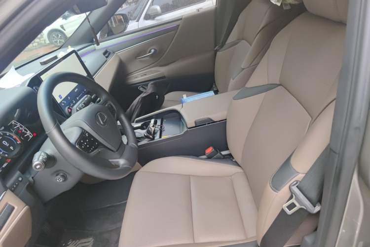 Used Lexus ES 2025 200 Premium Edition Left Front Seat