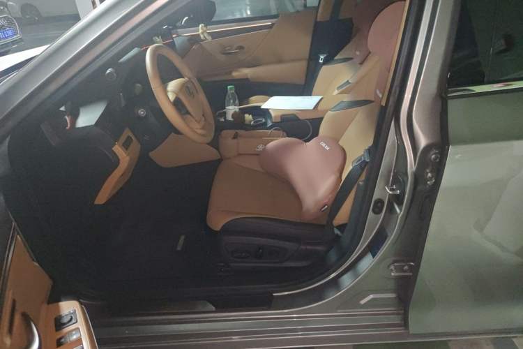 Used Lexus ES 2025 200 Premium Edition Left Front Seat