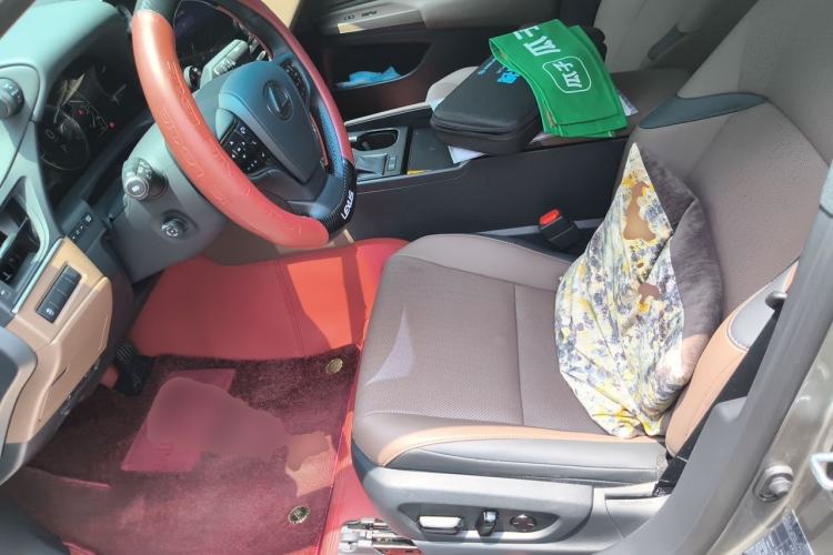Used Lexus ES 2025 200 Premium Edition Left Front Seat