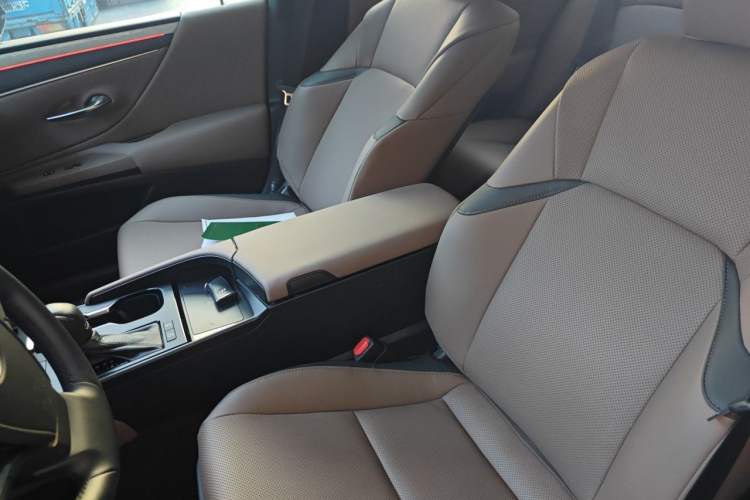 Used Lexus ES 2025 200 Premium Edition Left Front Seat