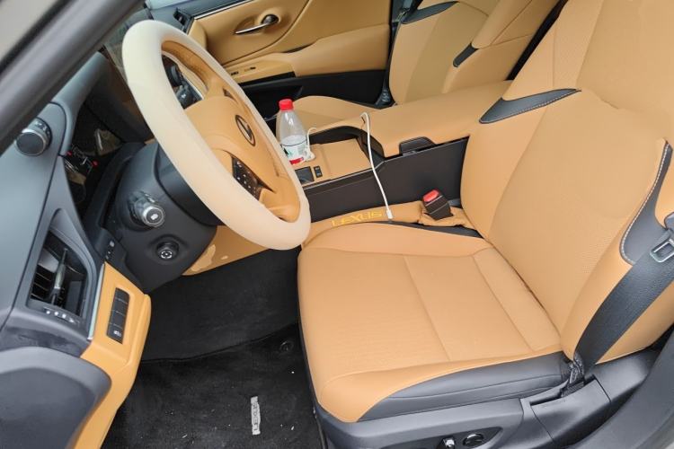 Used Lexus ES 2025 200 Premium Edition Left Front Seat