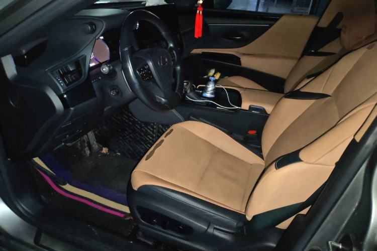 Used Lexus ES 2025 300h Deluxe Edition Left Front Seat
