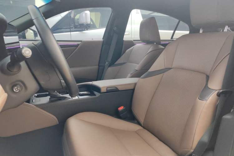 Used Lexus ES 2025 200 Premium Edition Left Front Seat