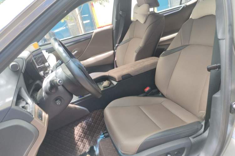 Used Lexus ES 2025 200 Premium Edition Left Front Seat