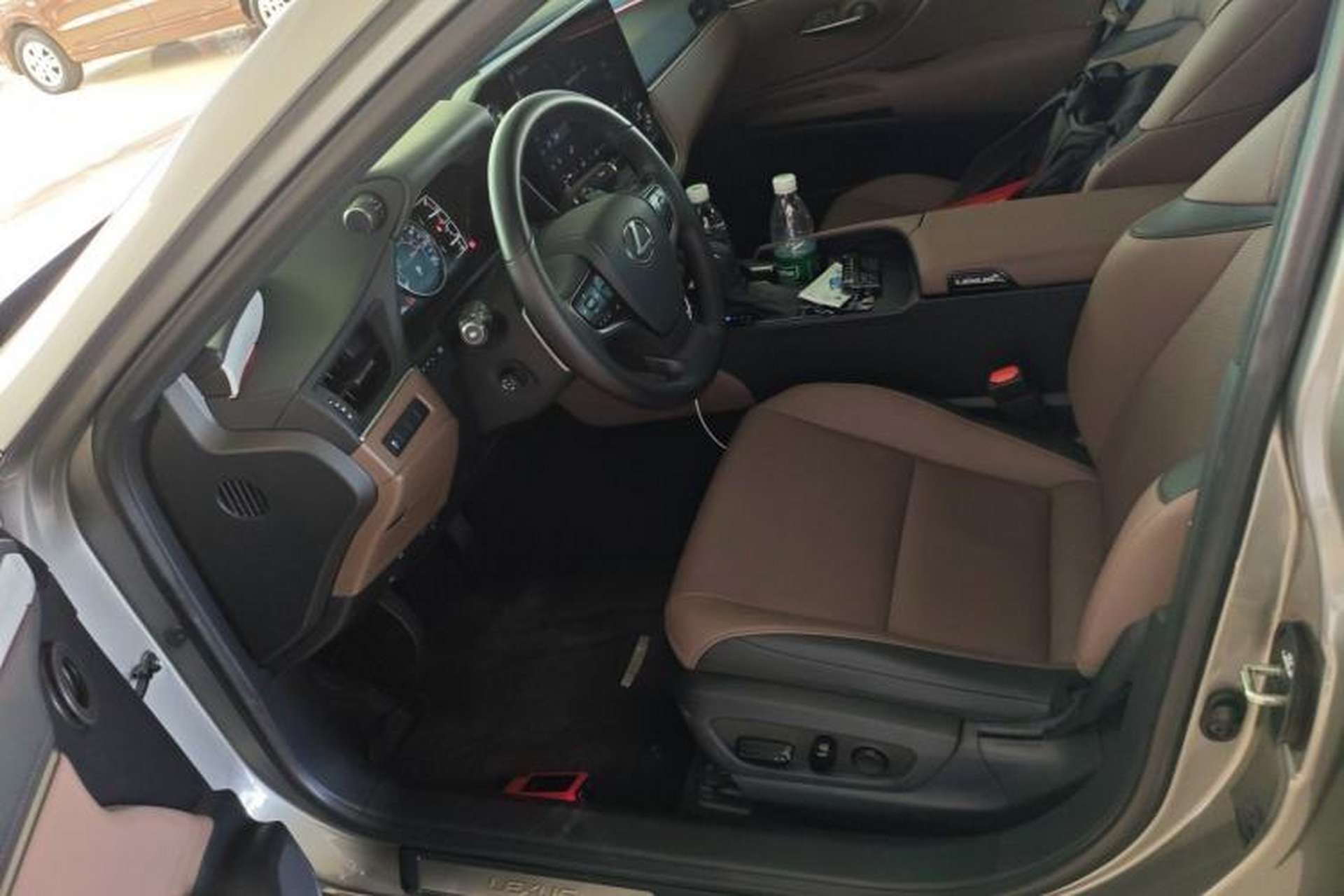 Used Lexus ES 2025 300h Deluxe Edition Left Front Seat