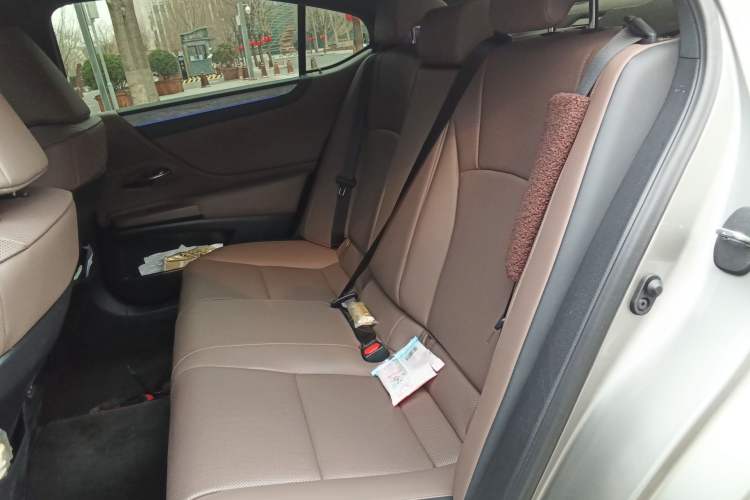 Used Lexus ES 2025 200 Premium Edition Left Rear Seat