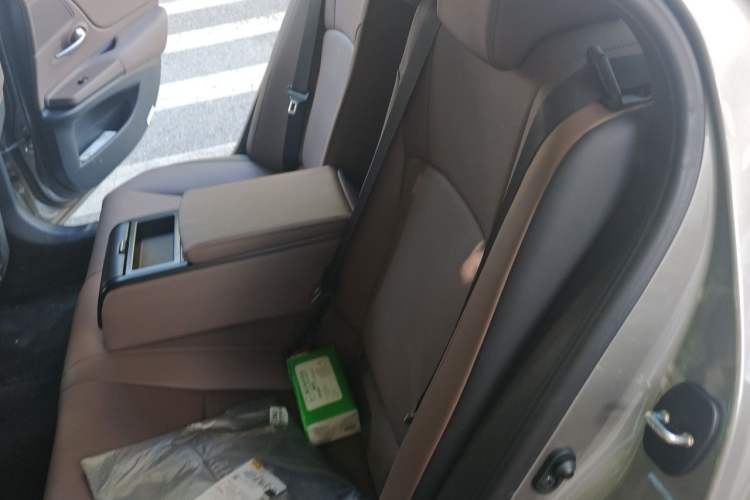 Used Lexus ES 2025 200 Premium Edition Left Rear Seat