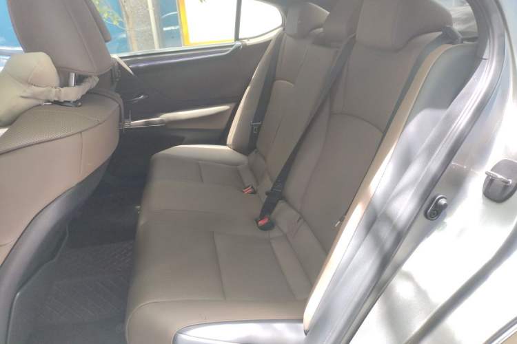 Used Lexus ES 2025 200 Premium Edition Left Rear Seat