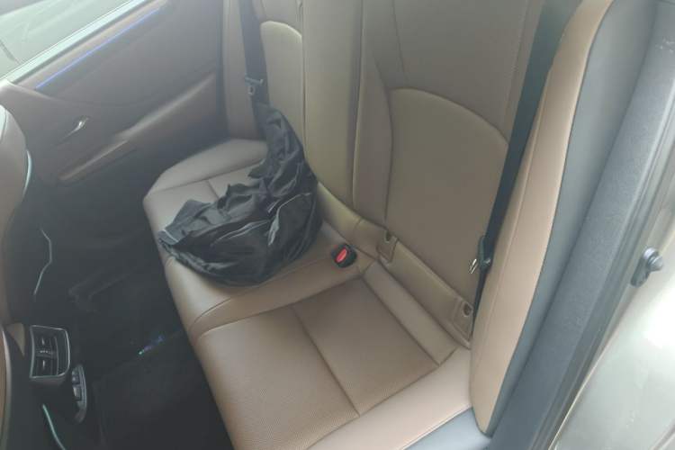 Used Lexus ES 2025 200 Premium Edition Left Rear Seat