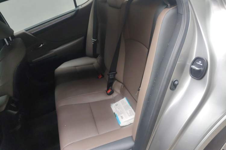 Used Lexus ES 2025 200 Premium Edition Left Rear Seat