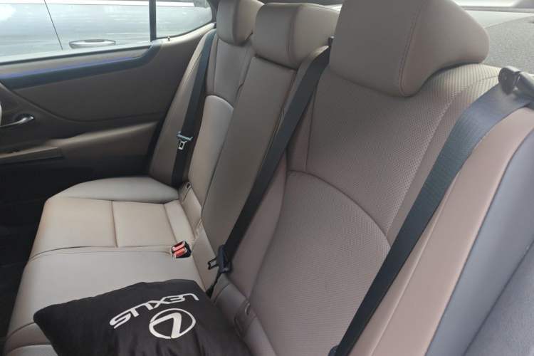 Used Lexus ES 2025 200 Premium Edition Left Rear Seat