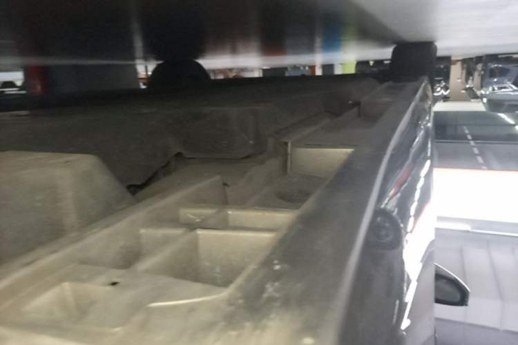 Used Lexus ES 2025 200 Premium Edition Left Side Sill