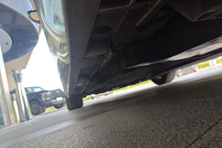 Used Lexus ES 2025 300h Deluxe Edition Left Side Sill