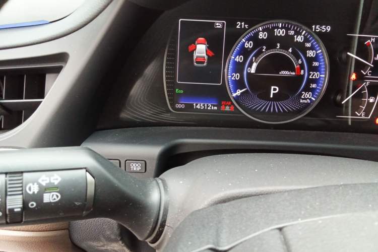Used Lexus ES 2025 200 Premium Edition Odometer Close Up