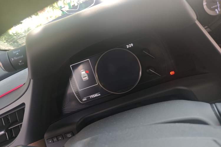 Used Lexus ES 2025 200 Premium Edition Odometer Close Up