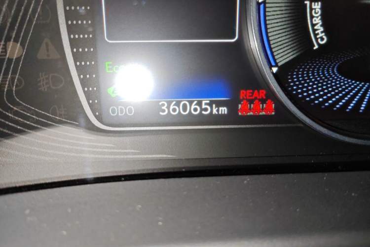 Used Lexus ES 2025 300h Premium Edition Odometer Close Up