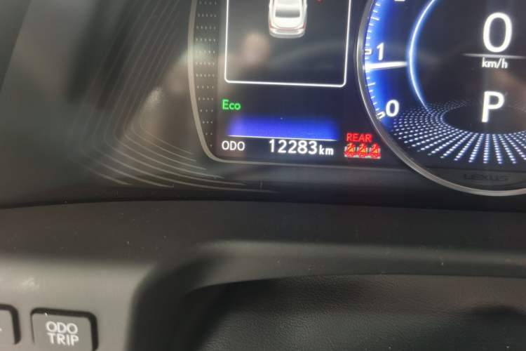 Used Lexus ES 2025 200 Premium Edition Odometer Close Up