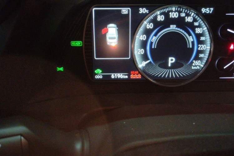 Used Lexus ES 2025 300h Deluxe Edition Odometer Close Up