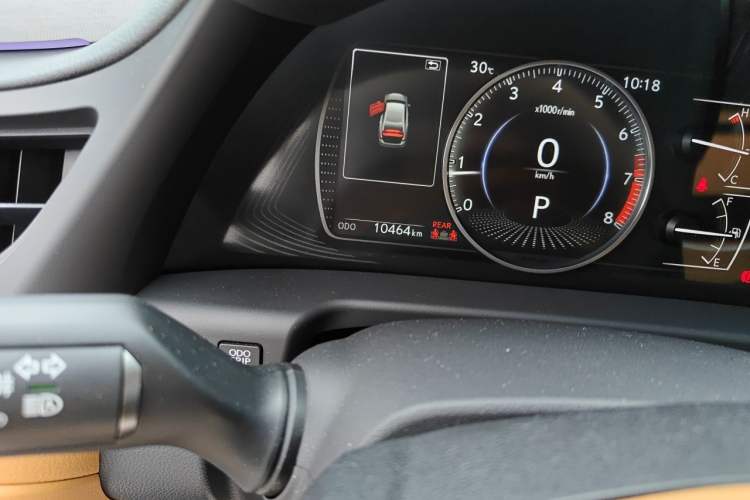 Used Lexus ES 2025 200 Premium Edition Odometer Close Up