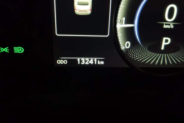 Used Lexus ES 2025 200 Premium Edition Odometer Close Up