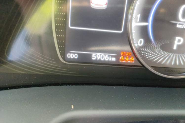 Used Lexus ES 2025 200 Premium Edition Odometer Close Up
