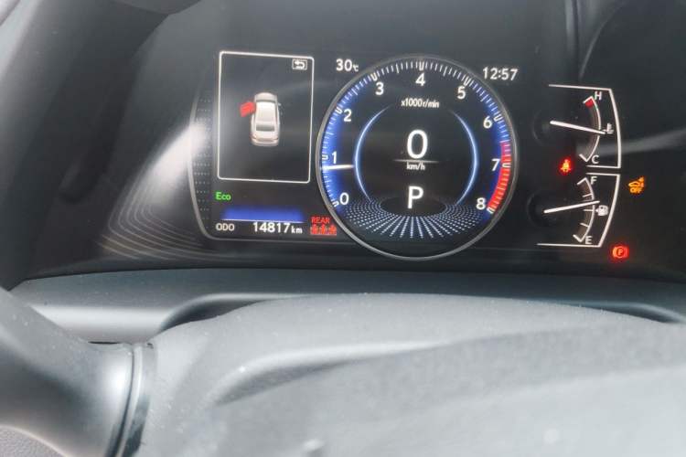 Used Lexus ES 2025 200 Premium Edition Odometer Close Up