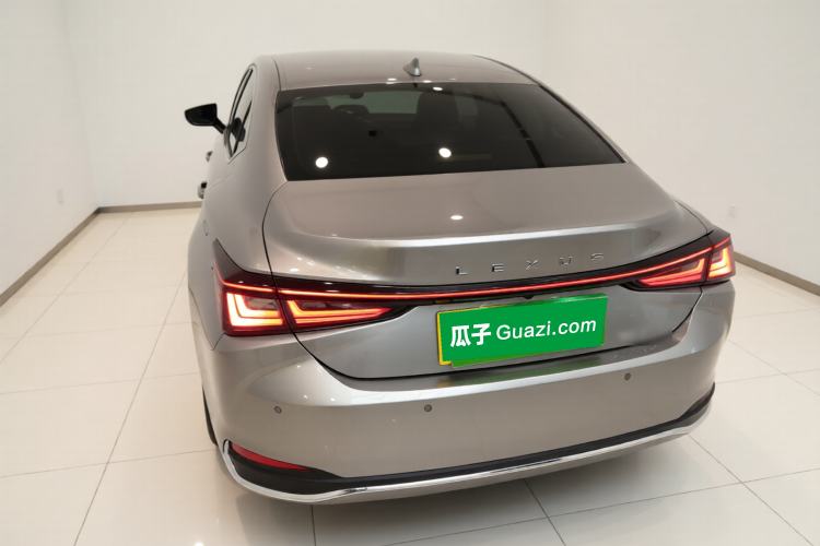 Used Lexus ES 2025 200 Premium Edition Rear
