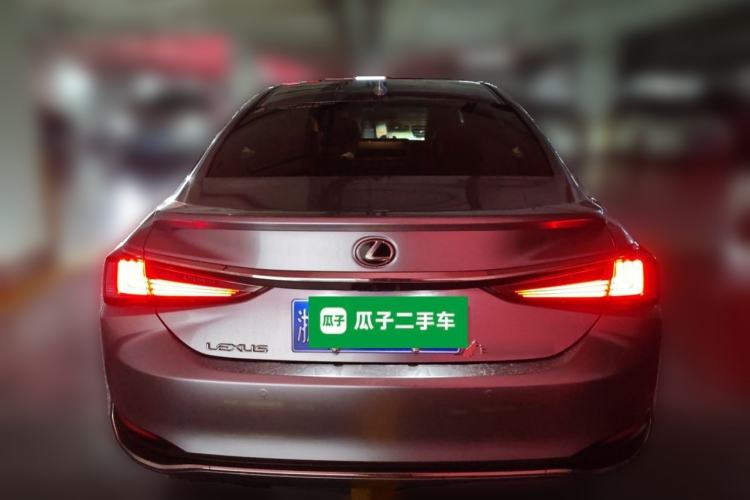 Used Lexus ES 2025 300h Premium Edition Rear