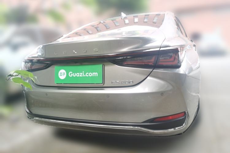 Used Lexus ES 2025 200 Premium Edition Rear